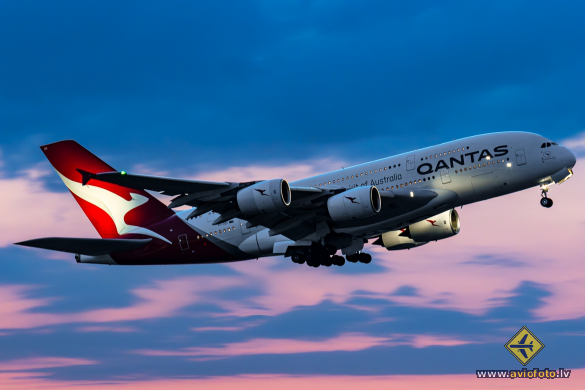 Airbus A380-842